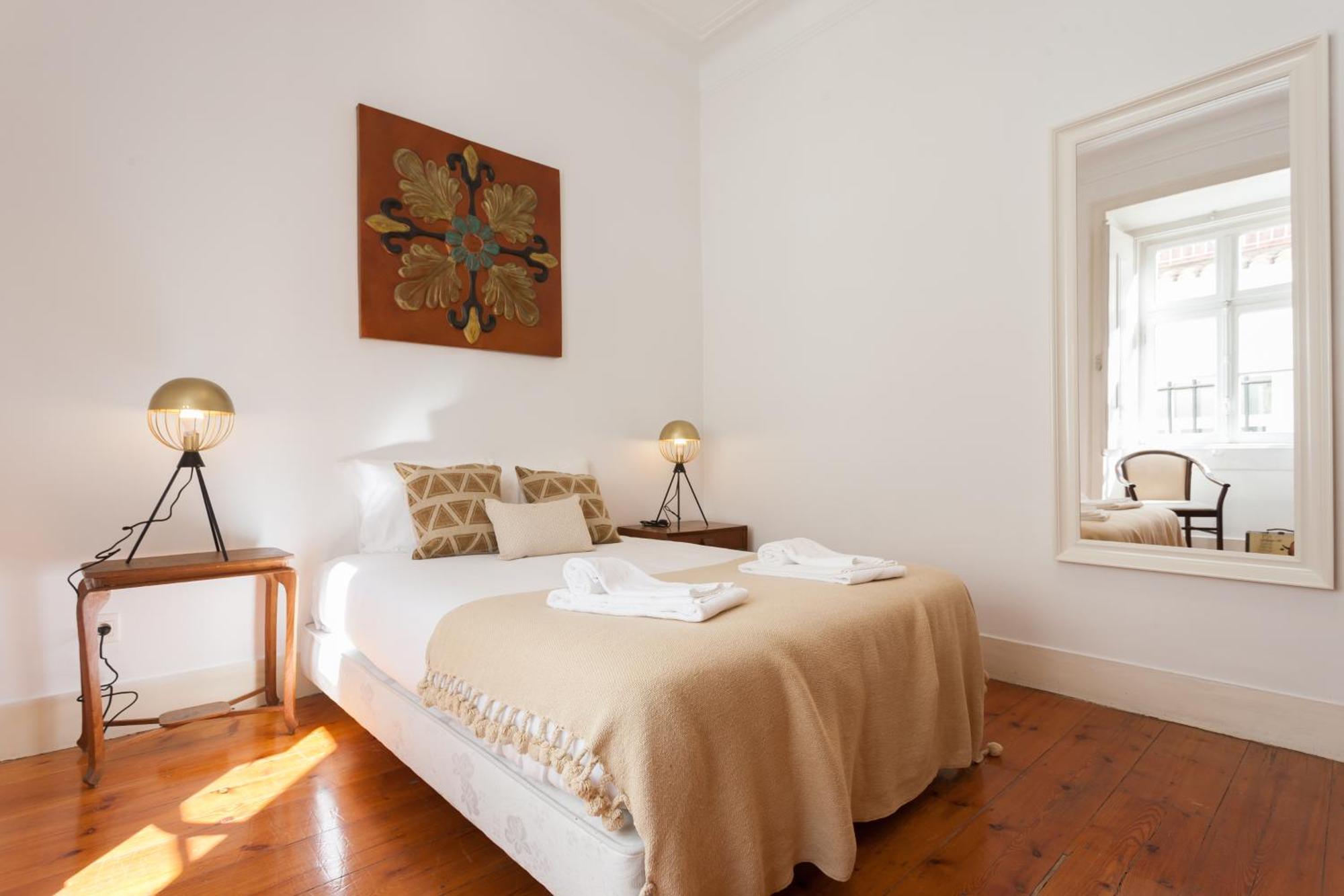Tejo Vintage Three-Bedroom Apartment - By Lu Holidays Lisbona Esterno foto